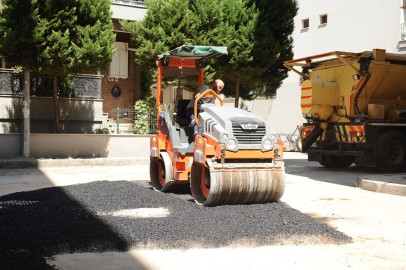 KARŞIYAKA’DA YOL VE KALDIRIM SEFERBERLİĞİ