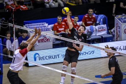EFELER ALMANYA'YI 3-1'LE GEÇTİ