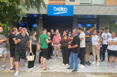 KARŞIYAKA'DA BEKO MAĞDURLARI: PARALAR GİTTİ, ÜRÜN YOK