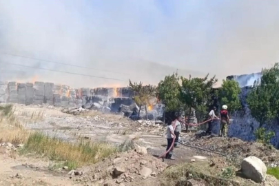 TORBALI’DA KAĞIT FABRİKASINDA YANGIN