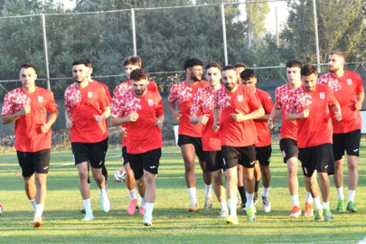 BALIKESİRSPOR'DA KADROYA TAKVİYE SÜRÜYOR