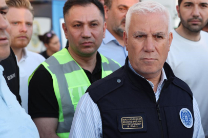 BAŞKAN BOZBEY, "YANGININ 6 FARKLI BÖLGEDE AYNI ANDA BAŞLAMIŞ OLMASI ÇOK DÜŞÜNDÜRÜCÜ"