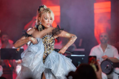 SÜPERSTAR AJDA PEKKAN NEFES KESTİ