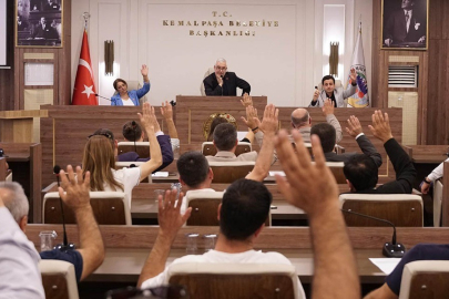 KEMALPAŞA MECLİSİ’NDE BAŞKAN TÜRKMEN TARTIŞMADA GERİLDİ
