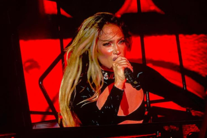 İSTANBUL'DA JENNİFER LOPEZ RÜZGARI