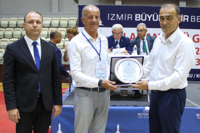 İZMİR BÜYÜKŞEHİR SPOR KULÜBÜ’NDE BAŞKANLIK KOLTUĞU DEĞİŞTİ