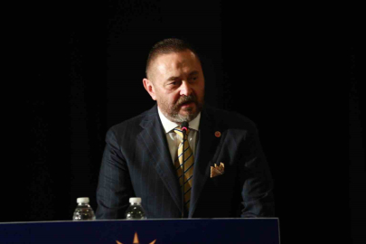 ÜNAL’DAN KARŞIYAKA BELEDİYESİ’NE YÖNETİM ELEŞTİRİSİ