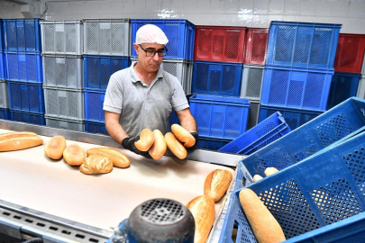 İZMİR’DE HALK EKMEK FİYATI DEĞİŞMEDİ