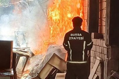YIKIMINA BAŞLANAN APARTMANDA YANGIN ÇIKTI