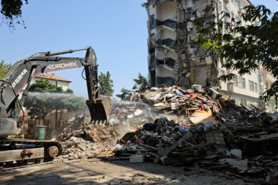DEPREM SONRASI YIKIM BAŞLADI