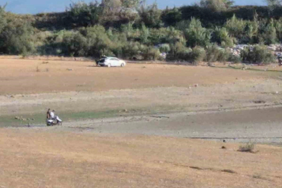 TARIMDA KURAKLIK KRİZİ: 43 YILLIK GÖLET KURUDU