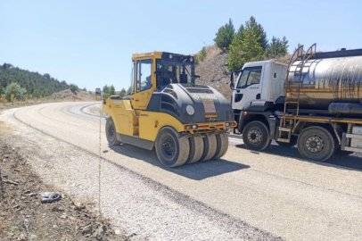 DAĞ İLÇELERİNDE YOLLAR YENİLENİYOR
