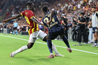 FENERBAHÇE İZMİR'DE TAKILDI
