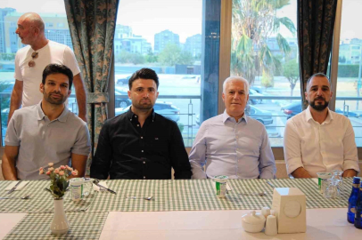 BÜYÜKŞEHİR BELEDİYE BAŞKANI BOZBEY’DEN BURSASPOR’A ZİYARET