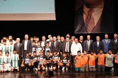 GEMLİK BELEDİYESPOR'DAN 3 KUPA BİRDEN