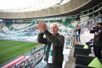 BOZBEY'DEN BURSASPOR MESAJI: O UNUTULMAZ GÜNLER GERİ GELECEK