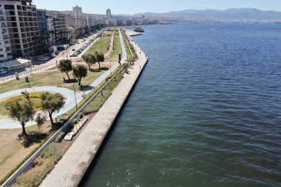 İZMİR KÖRFEZİ’NDE KÖTÜ KOKU YENİDEN ETKİLİ