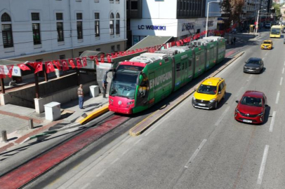 BURSA'DA TRAMVAY HATLARI BİRBİRİNE BAĞLANIYOR