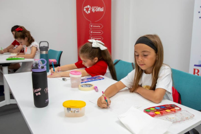 SANAT ATÖLYELERİYLE RENKLİ TATİL