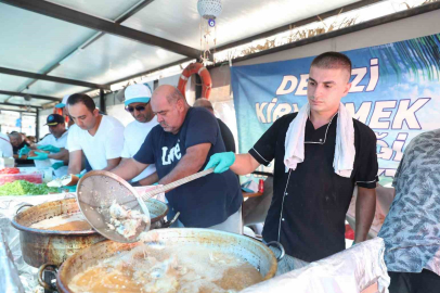 ALİAĞA’DA BALIK EKMEK FESTİVALİ İLE AV SEZONU AÇILDI