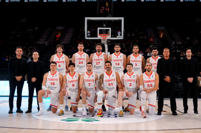 12 DEV ADAM EUROBASKET'DE ÇEYREK FİNALE YÜKSELDİ