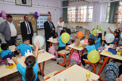 BAŞKAN ÖZDEMİR’DEN “OKULA HOŞ GELDİN” HEDİYESİ
