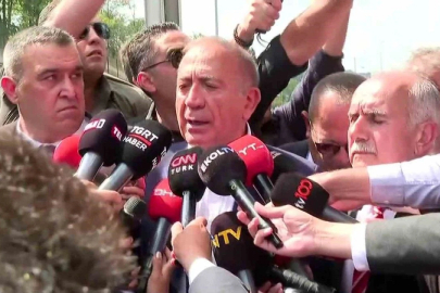 CHP İSTANBUL İL BAŞKANLIĞINA GELEN TEKİN’E SU ŞİŞELİ TEPKİ