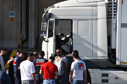 İZMİR ’DE TIR SÜRÜCÜSÜ ARAÇTA ÖLÜ BULUNDU