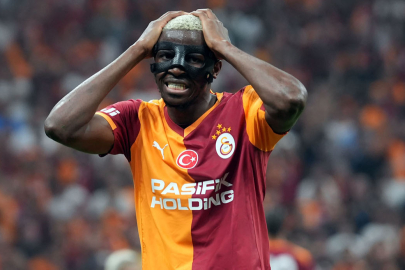 OSİMHEN'DEN KÖTÜ HABER! FRANKFURT MAÇINDA OYNAMASI ZOR