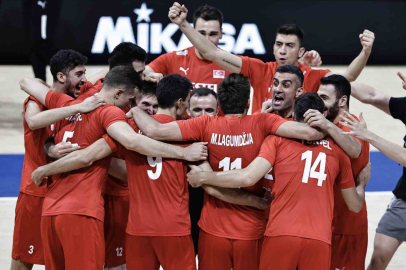 A MİLLİ ERKEK VOLEYBOL TAKIMI ÇEYREK FİNALDE