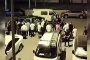 POLİSLERE TEKME TOKAT SALDIRANLAR SERBEST BIRAKILDI