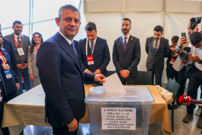 ÖZGÜR ÖZEL 3. KEZ GENEL BAŞKAN SEÇİLDİ