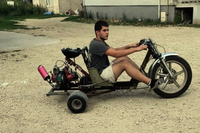 KENDİ YAPTIĞI MOTOSİKLETE EL KONULAN MERT'İN GÖZYAŞLARI
