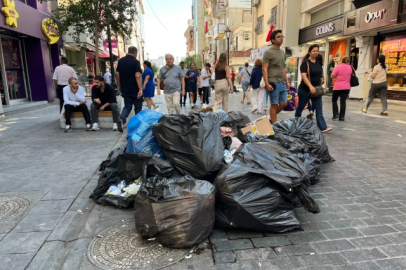 İZMİR KARŞIYAKA’DA ÇÖP DAĞLARI YÜKSELİYOR