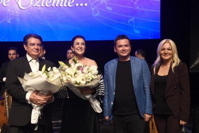 OSMANGAZİ, SANAT GÜNEŞİ ZEKİ MÜREN’İ ŞARKILARIYLA ANDI