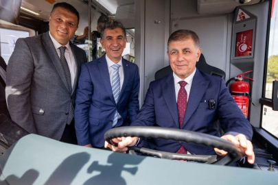 GÖZLER BAKANLIK ONAYINDA: İZMİR'E İKİ YENİ METROBÜS GELİYOR
