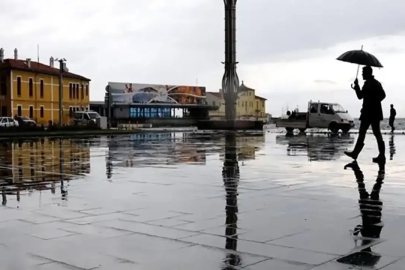 İZMİRLİLER DİKKAT: ŞEMSİYELERİ HAZIRLAYIN, YAĞMUR GELİYOR!