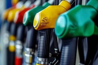 İZMİR’DE AKARYAKIT CÜZDAN YAKACAK: TABELA BU GECE DEĞİŞİYOR