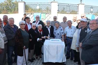 NİLÜFER'DE YAŞLILAR GÜNÜ RENKLİ GÖRÜNTÜLERLE KUTLANDI