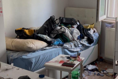 BURSA'DAKİ ÇÖP EVDEN 2 KAMYON ATIK ÇIKTI