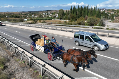 ALMANYA'DAN KUDÜS'E 4.800 KİLOMETRELİK ATLI BARIŞ EYLEMİ