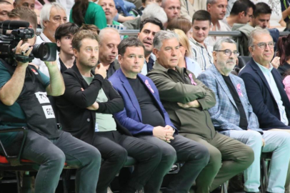 BURSASPOR BASKETBOL’A ERKAN AYDIN’DAN DESTEK GELDİ