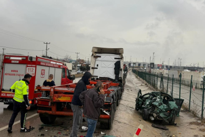 GEMLİK SERBEST BÖLGE YOLUNDA OTOMOBİL KAZASI: 1 AĞIR YARALI