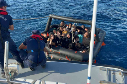YUNAN İTİYOR TÜRK KURTARIYOR: İZMİR'DE 85 GÖÇMEN KURTARILDI