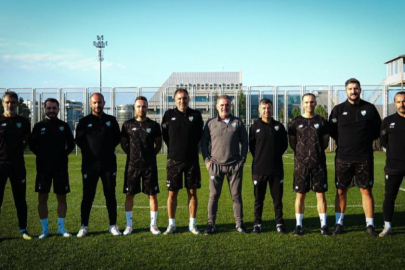 BURSASPOR ’DA TAHSİN TAM, TEKNİK EKİBİNİ AÇIKLADI