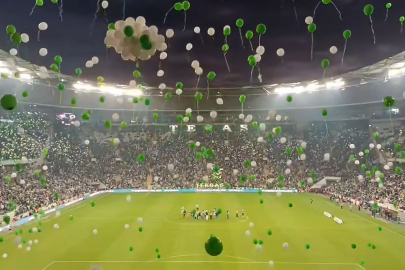 BURSASPOR SMA HASTASI ÇAĞAN ATA'YI BİNLERCE BALONLA UĞURLADI