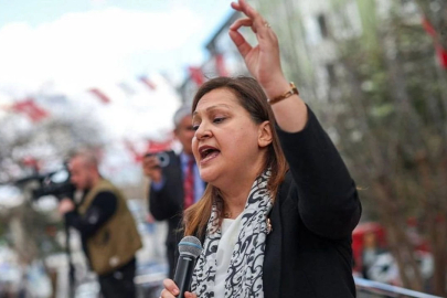 BURCU KÖKSAL'DAN "AK PARTİ'YE GEÇECEK" İDDİALARINA YALANLAMA