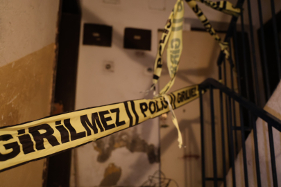 ENGELLİ KADIN ANNESİNİN CESEDİYLE BİR AY YAŞADI!