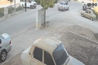 OKUL SERVİSİNDEN İNDİ OTOMOBİL ÇARPTI:AĞIR YARALI