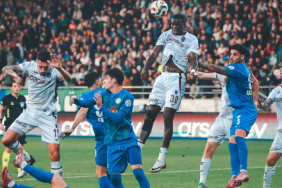 TRABZONSPOR KARADENİZ DERBİSİNDE RİZESPOR'U 2-1 MAĞLUP ETTİ